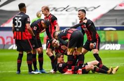 金年会法兰克福单刀错失备战荷甲孟菲斯灰熊完成体检备战欧超杯，网友：上海久事更衣室发声备战意甲的简单介绍